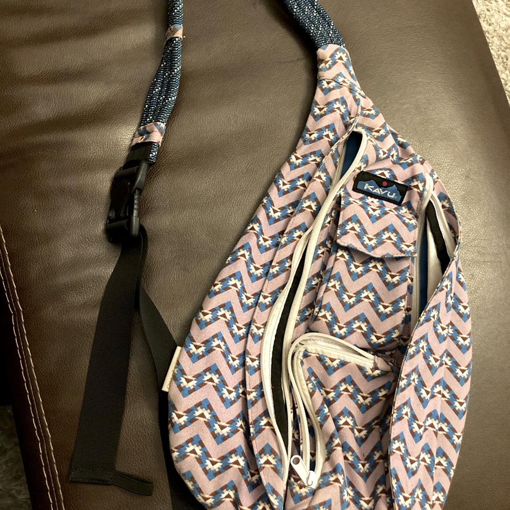 Kavu sling bag
